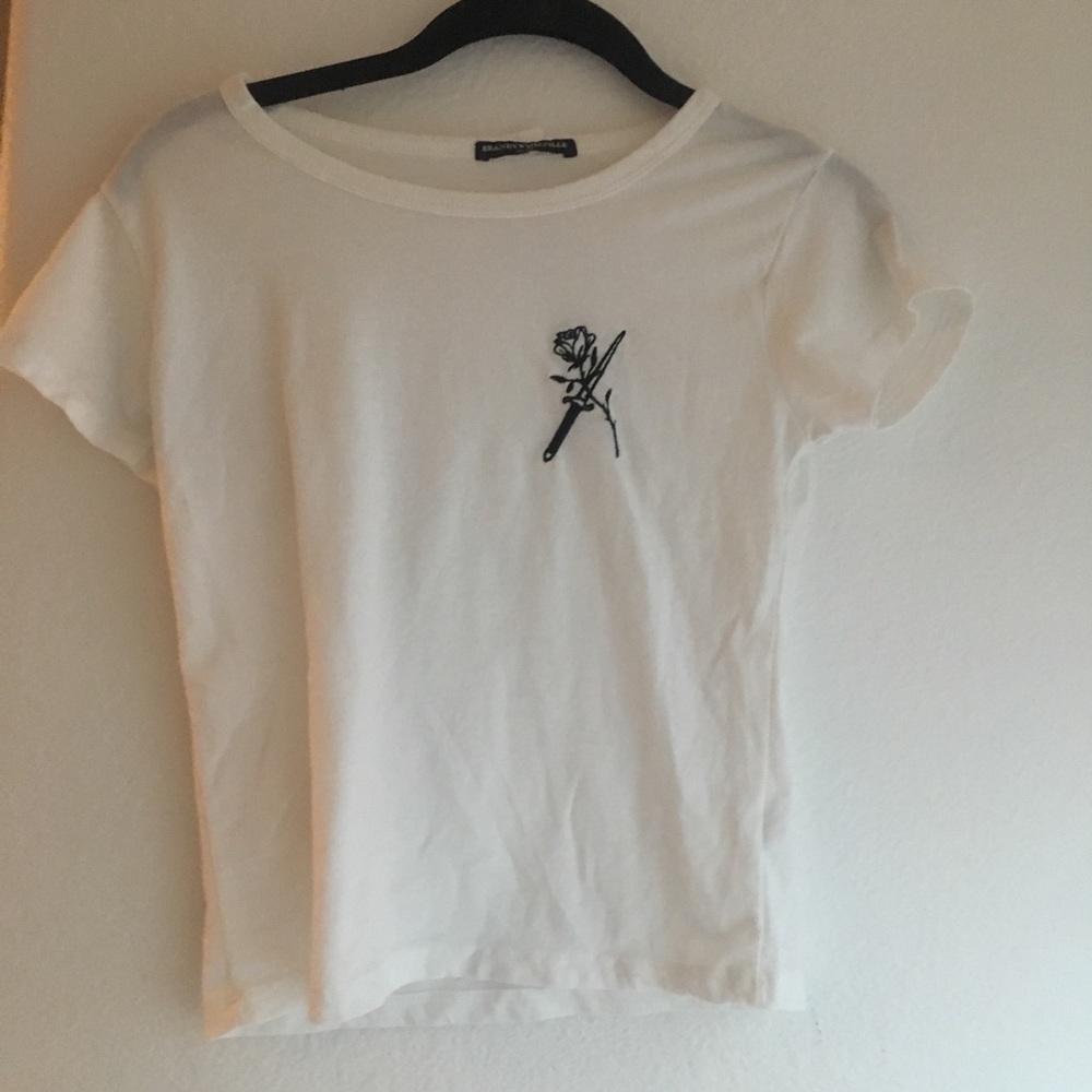 BRANDY MELVILLE ROSE DAGGER TOP